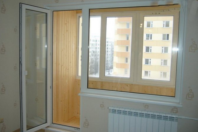 Fenêtre de balcon aveugle