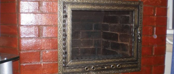 Comment peindre une cheminée en brique rouge