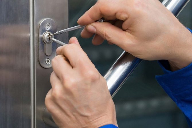 Que faire lorsque la serrure d'une porte en fer est cassée, comment l'ouvrir de vos propres mains