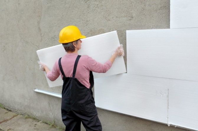 Qui est plus chaud que la mousse ou la laine minérale