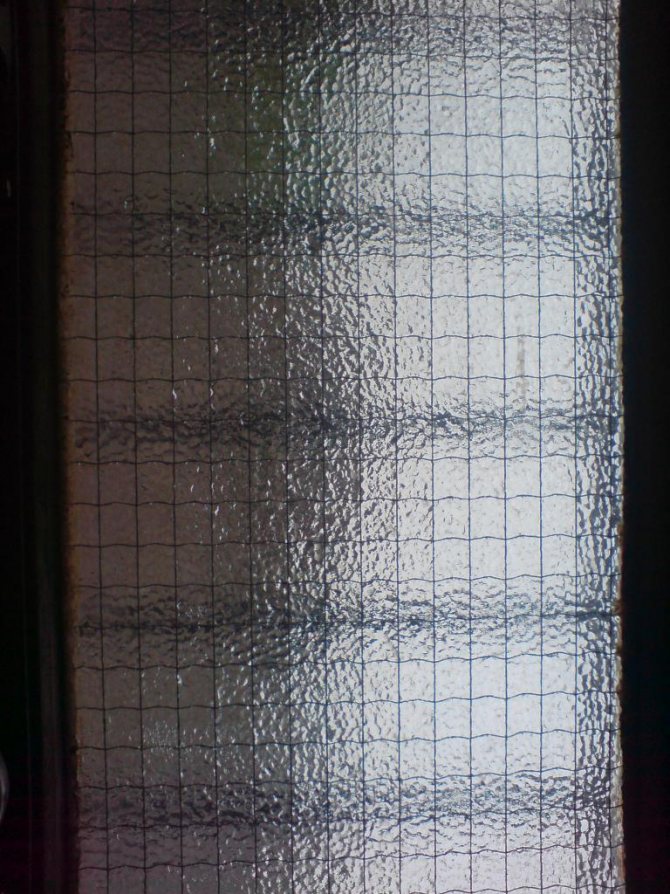 farbiges Drahtglas