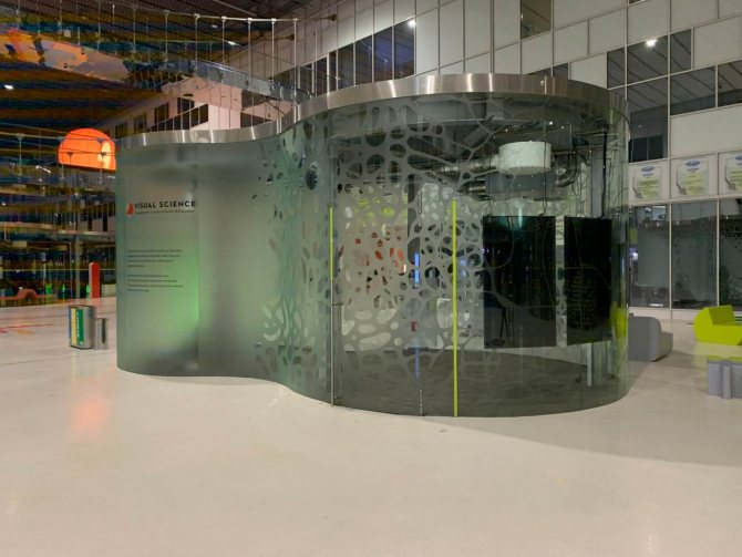 Tingimento de vidro decorativo em Moscou