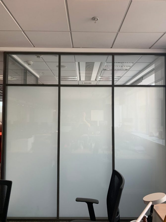 Tingimento de vidro decorativo em Moscou