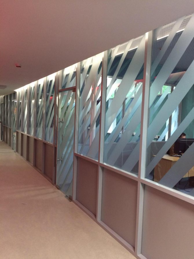 Tingimento de vidro decorativo em Moscou