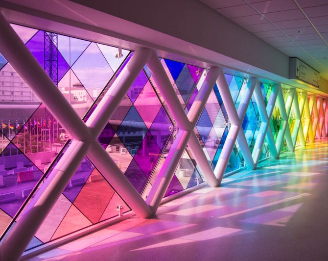 Décorer les fenêtres avec des filtres de lumière