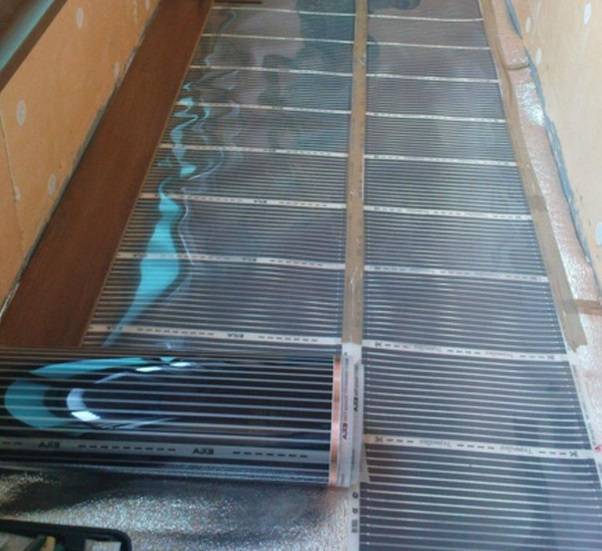 Fazemos pisos aquecidos na varanda com nossas próprias mãos: infravermelho, elétrico, água