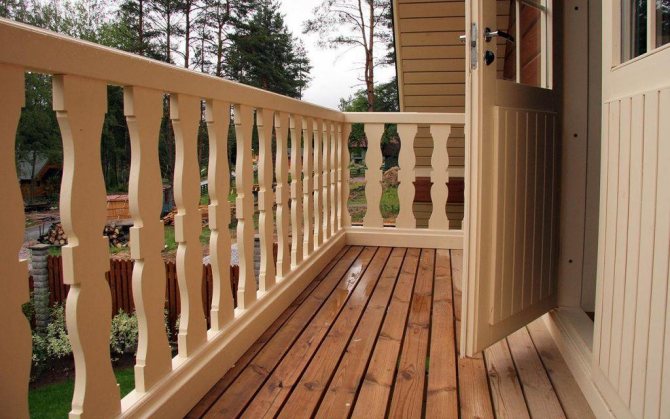 balcon en bois
