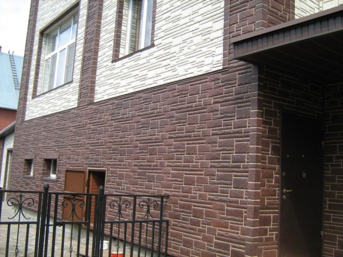 Maison de panneaux de façade