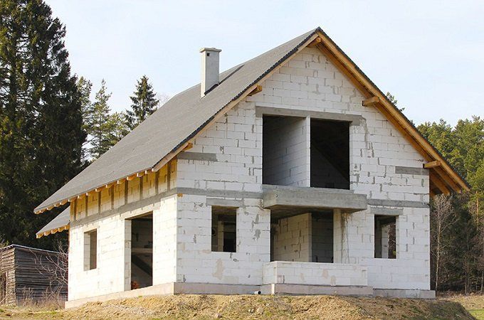Haus aus Schaumbetonblöcken