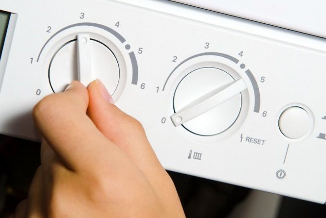 Il suffit d'installer et de configurer le thermostat de la chaudière de chauffage et il maintiendra la température automatiquement