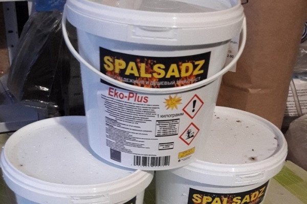 Wirksame Zusammensetzung zur Reinigung von Kesseln und Öfen