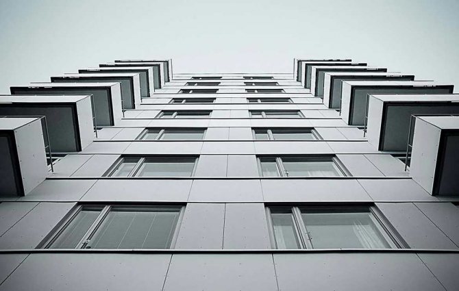 Les experts du prix Entreprise de fenêtres de l'année révèlent les nuances du remplacement de fenêtres dans un immeuble à appartements