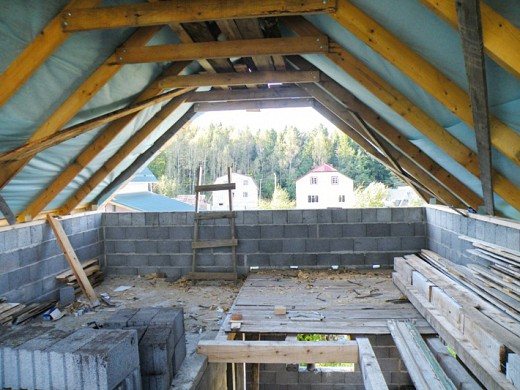 Étapes de la construction d'une maison à partir de blocs de béton d'argile expansée