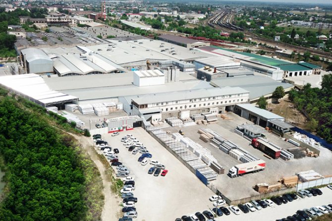 Fábrica KRAUSS - produção de perfis de PVC e alumínio
