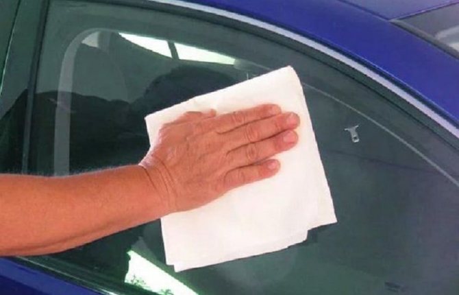 Photo 11: Entretien du verre teinté PDLC
