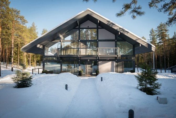 Foto: o vidro economizador de energia possibilita a construção de casas com fachadas de vidro