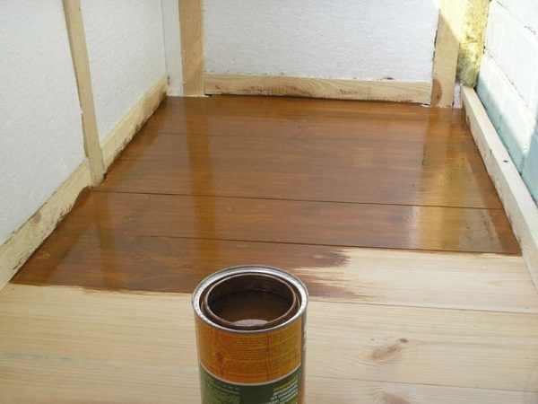 Foto: Bodenbelag mit Lack