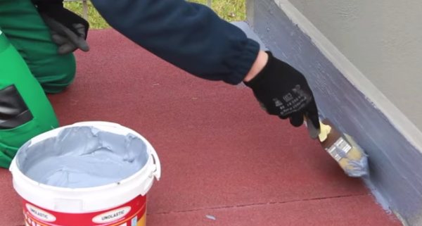 Foto: Abdichtung von Balkon und Loggia mit Beschichtungsmaterialien