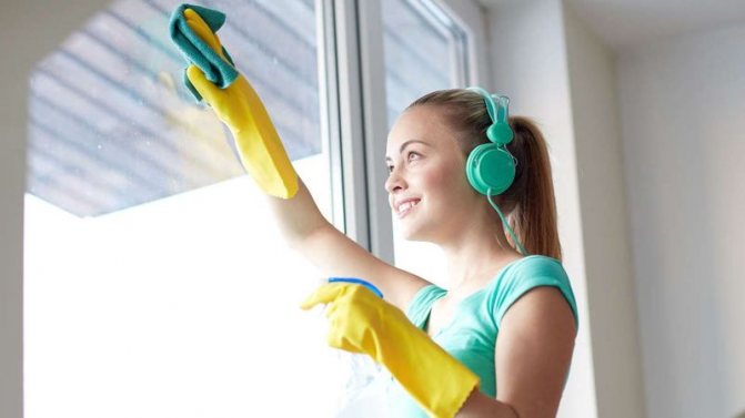 Photo: comment bien laver les vitres après l'installation, après l'hiver