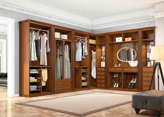Dressing dans l'appartement: conception du balcon, photo d'une loggia d'une pièce, options de bricolage, hall et réparation pour enfants