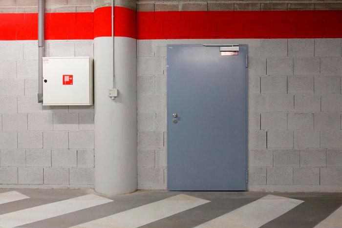 Où sont installées les portes coupe-feu?