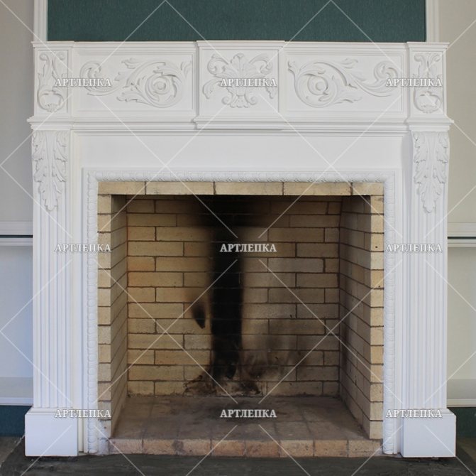 decoração de gesso na lareira