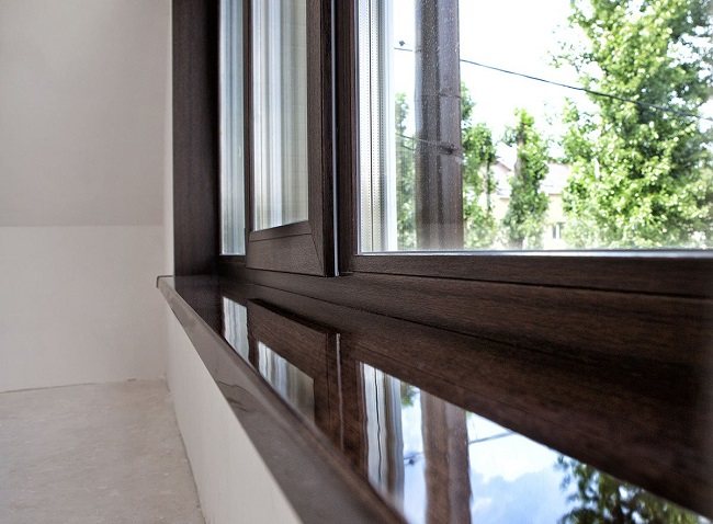 glänzende laminierte Fensterbänke