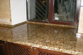 Гранитен перваз със страна за кухня Butterfly Gold