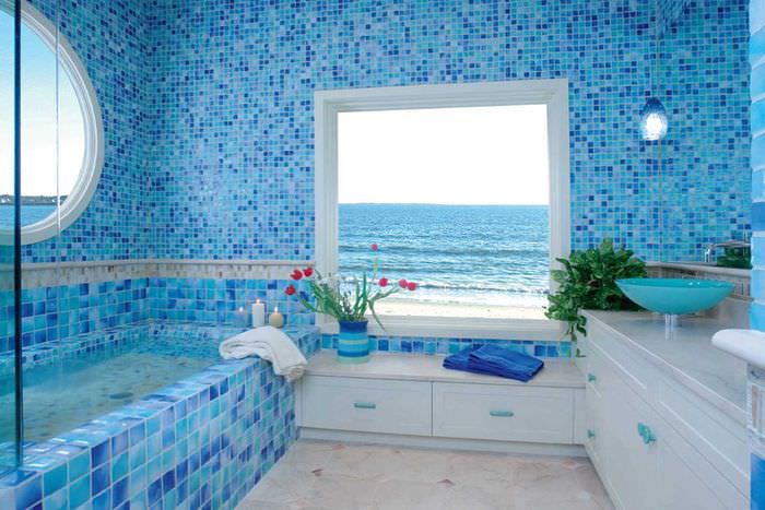 idée d'un intérieur de salle de bain insolite avec une fenêtre