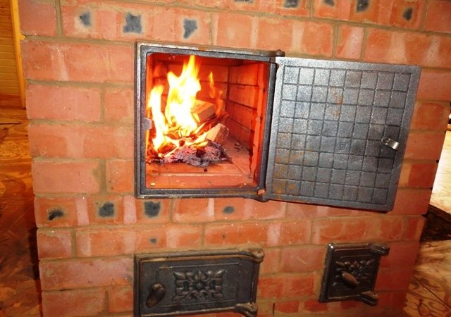 Utiliser du bois de chauffage pour l'allumage