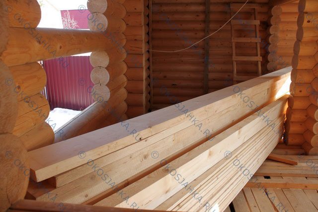 Fabrication et installation d'une bûche ronde dans une maison