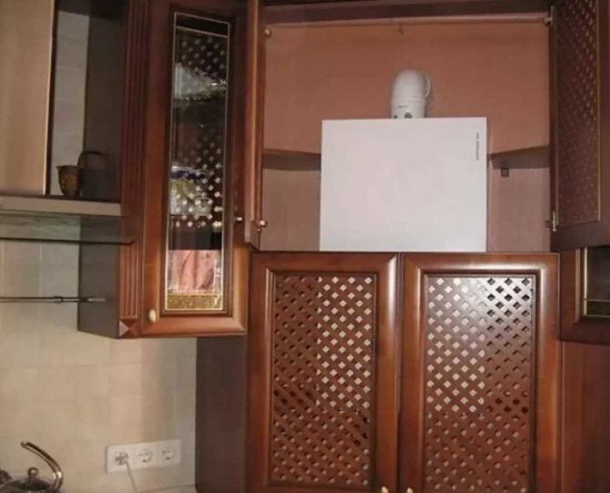 Bir gazlı su ısıtıcısını gizlemek ve yasayı çiğnememek ne kadar güzel