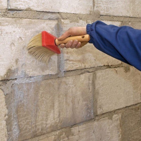 Comment fixer du penoplex de 20 mm sur un mur de briques et des cloisons sèches