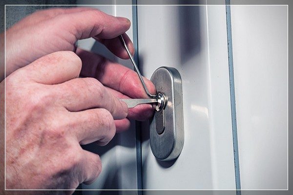 So öffnen Sie eine Tür ohne Schlüssel