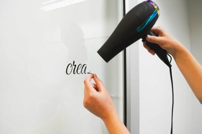 Как да измием лепило от стъкло: доказани методи