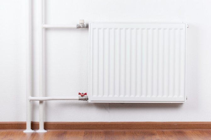 Wie man Heizbatterien spült, ohne sie zu entfernen, wie man gusseiserne Batterien spült