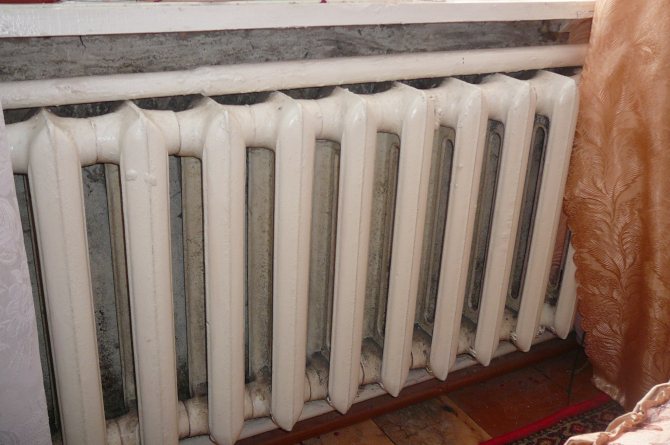 Wie man Heizbatterien spült, ohne sie zu entfernen, wie man Gusseisenbatterien spült