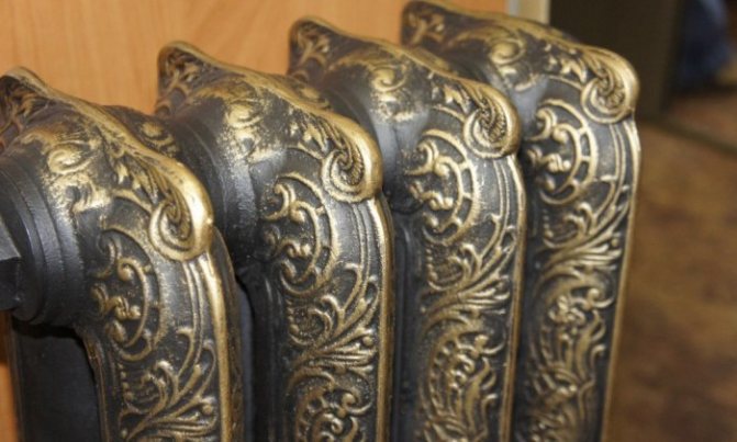 Como desmontar uma bateria de ferro fundido com as próprias mãos?
