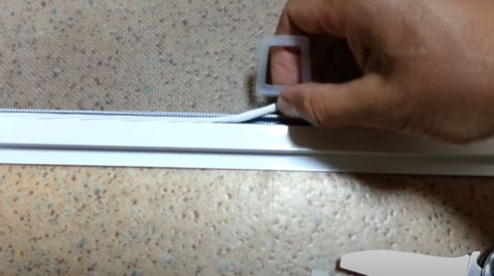 Comment remplacer vous-même une poignée de moustiquaire cassée