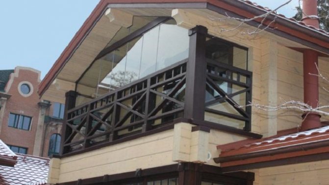 Comment faire un balcon dans une maison en bois de vos propres mains