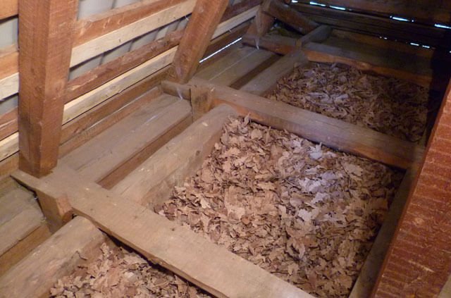Comment isoler le plafond avec de la sciure de bois - options d'isolation thermique, instructions