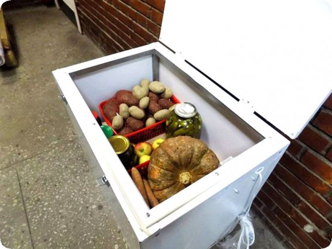 Comment faire une boîte pour conserver les légumes sur le balcon