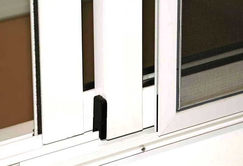 Wie installiere ich ein Moskitonetz an einem Plastikfenster? 30 Foto