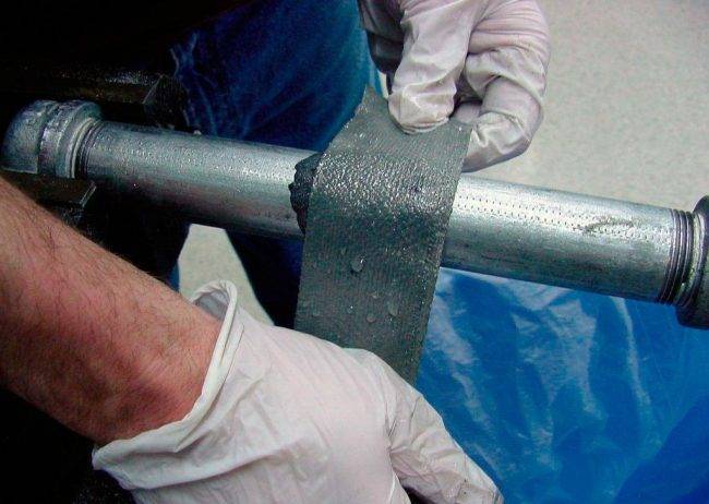 Comment éliminer une fuite dans un tuyau de chauffage scellement mécanique d'un trou et scellement chimique d'une fuite