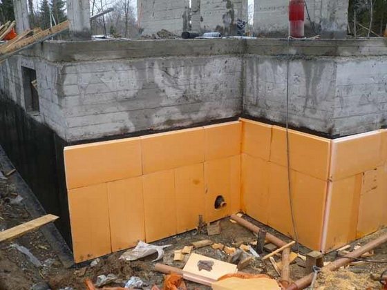 Comment isoler le sous-sol d'une maison - Isolation en mousse à faire soi-même 4