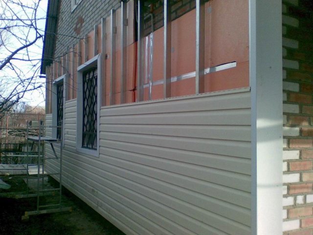 Comment isoler une maison avec du penoplex à l'extérieur sous le bardage et les panneaux de revêtement