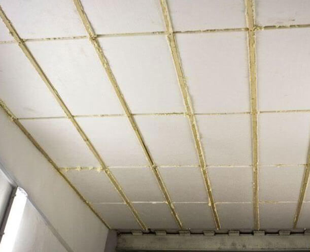 comment isoler le plafond du balcon de vos propres mains