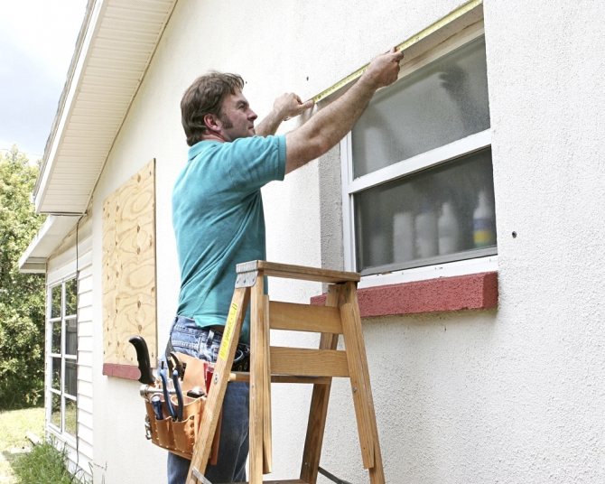 Como fazer as medições para instalar uma rede mosquiteira numa janela de plástico?