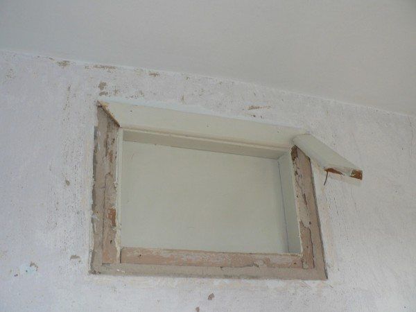 Comment fermer la fenêtre entre la salle de bain et la cuisine avec des cloisons sèches