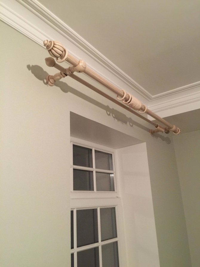 corniches en bois